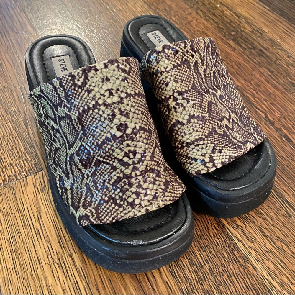 Y2K Steve Madden snakeskin sandals